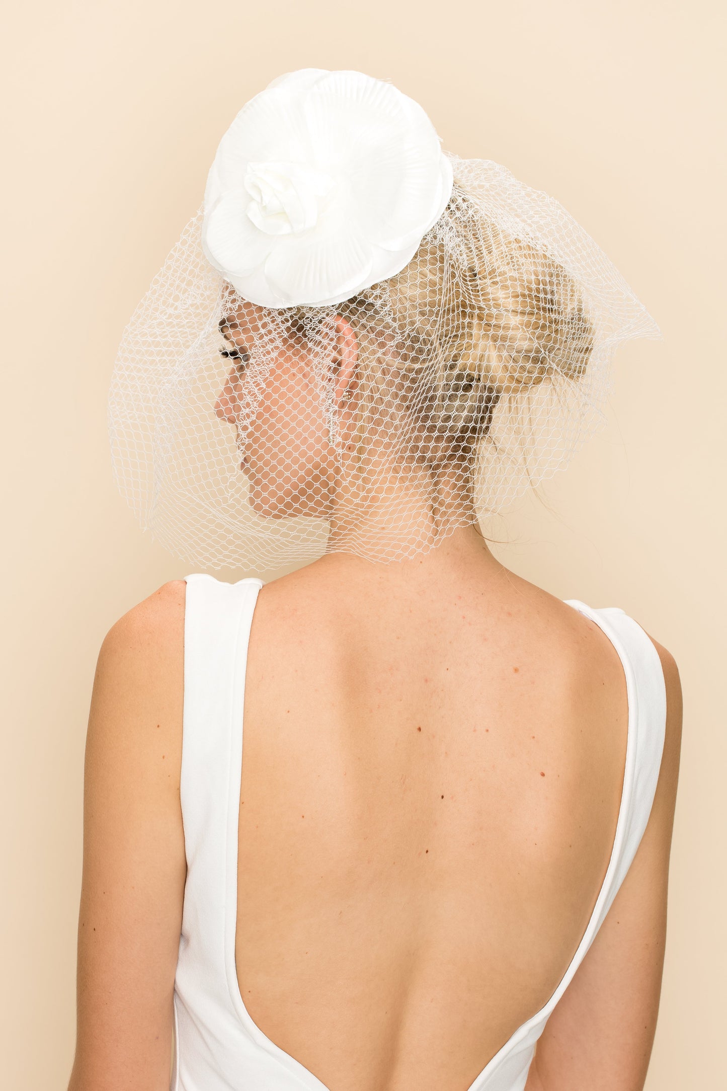 ROSE CENTERED FLOWER WITH LEAVES VEIL Wedding Sale