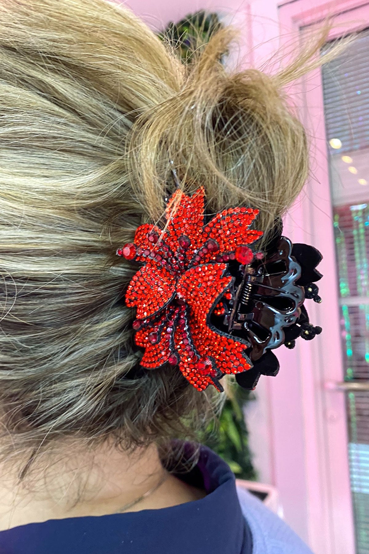 Large Floral Design Jaw Hair Jaws Soho Style