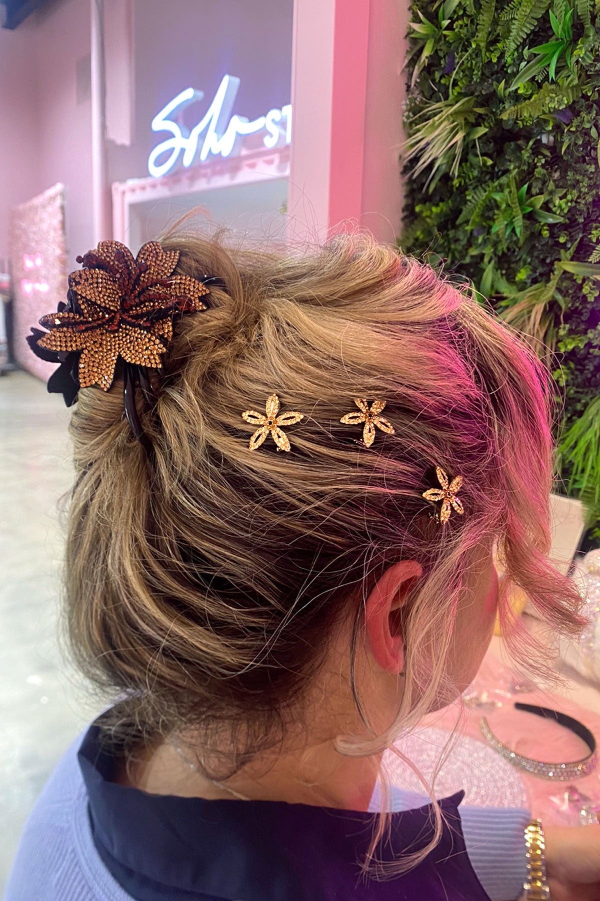 Large Floral Design Jaw Hair Jaws Soho Style