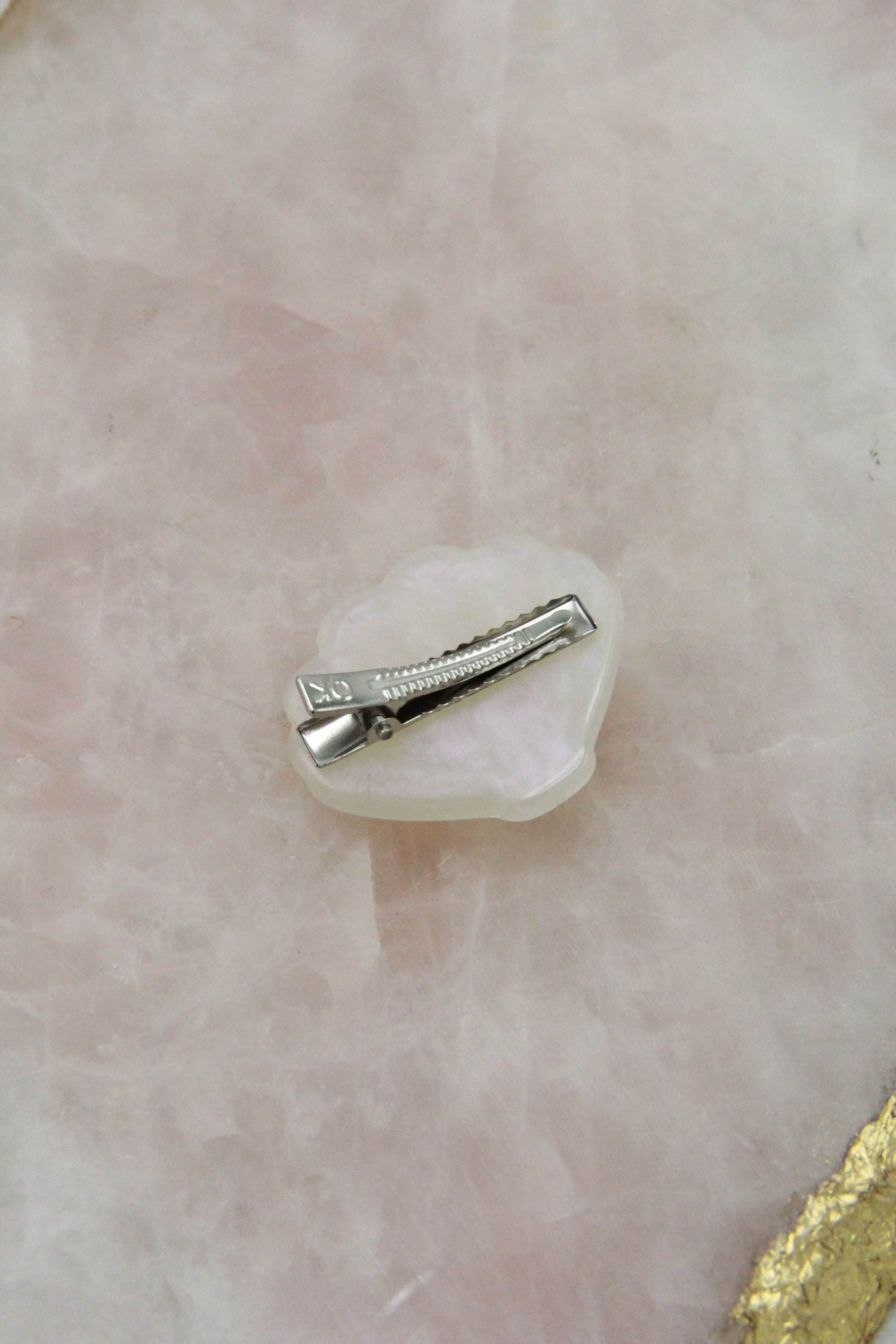 Glimmering Pearl Seashell Hair Clip and Bobbi pinS set Hair Clip Soho Style