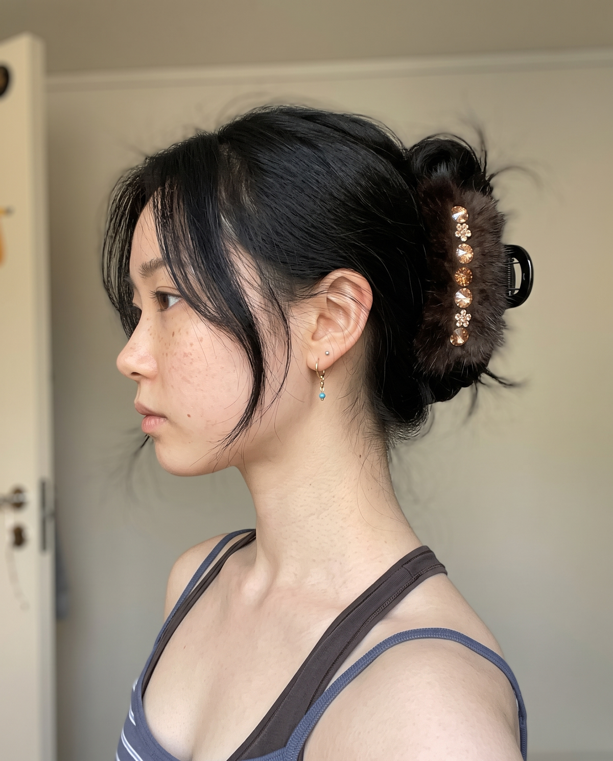 Faux Fur Crystal Hair Jaw - Brown, on model