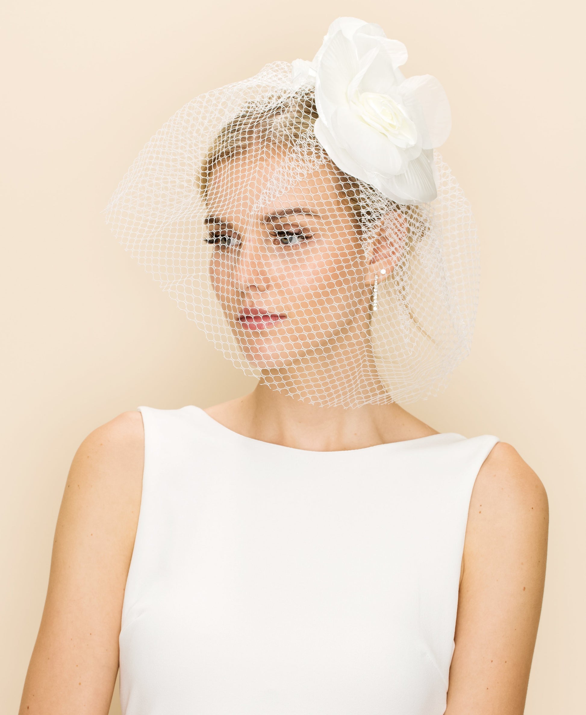 ROSE CENTERED FLOWER WITH LEAVES VEIL Wedding Sale