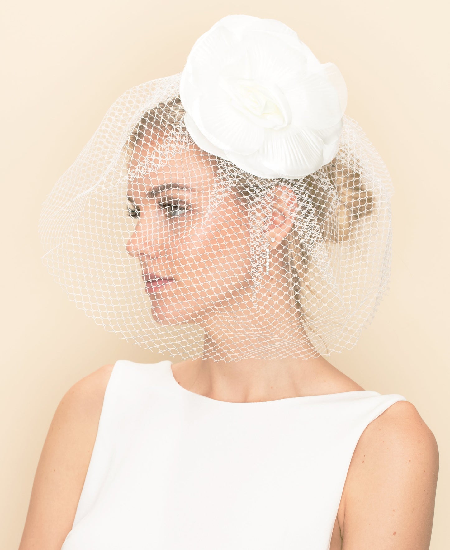 ROSE CENTERED FLOWER WITH LEAVES VEIL Wedding Sale