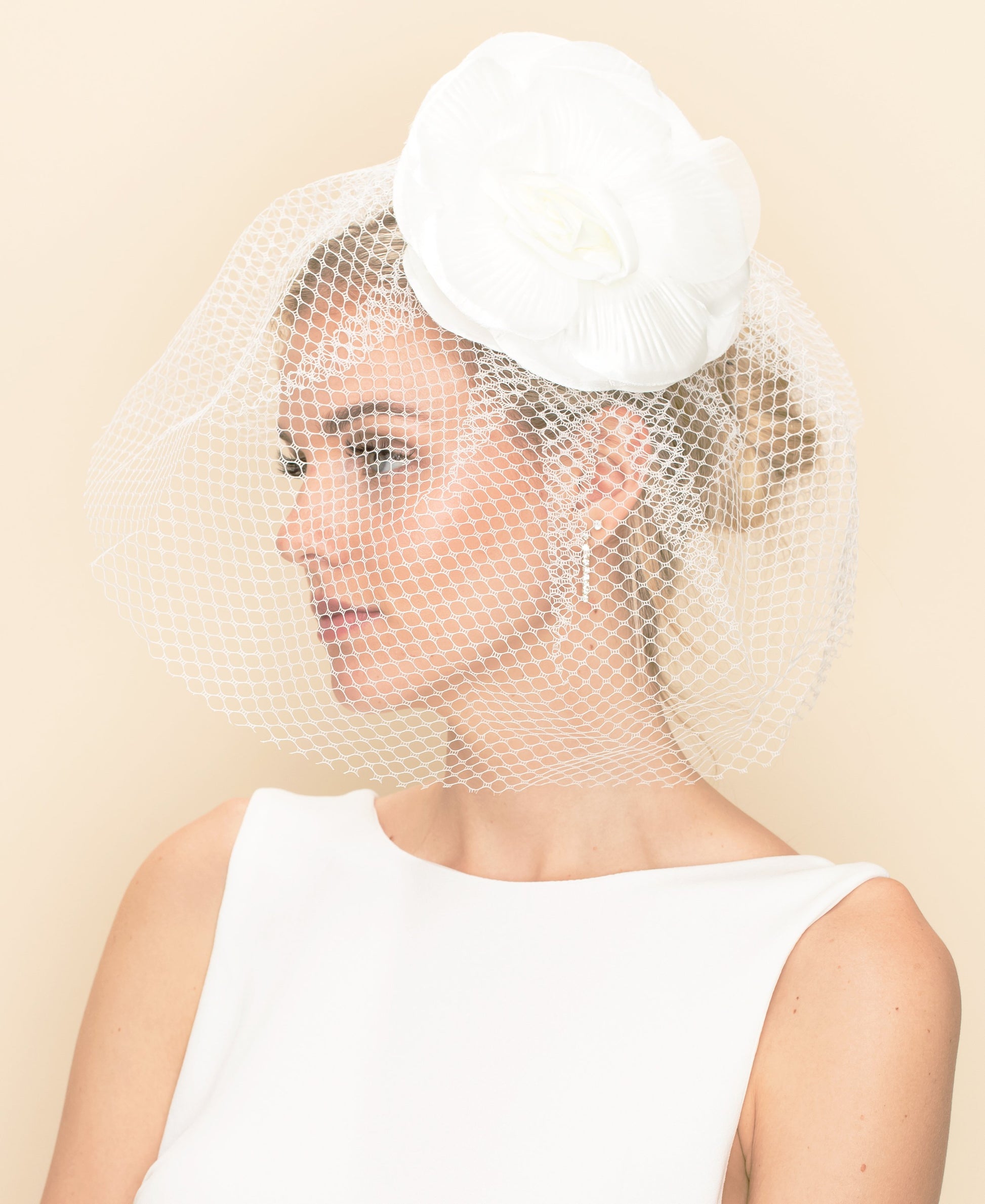 ROSE CENTERED FLOWER WITH LEAVES VEIL Wedding Sale