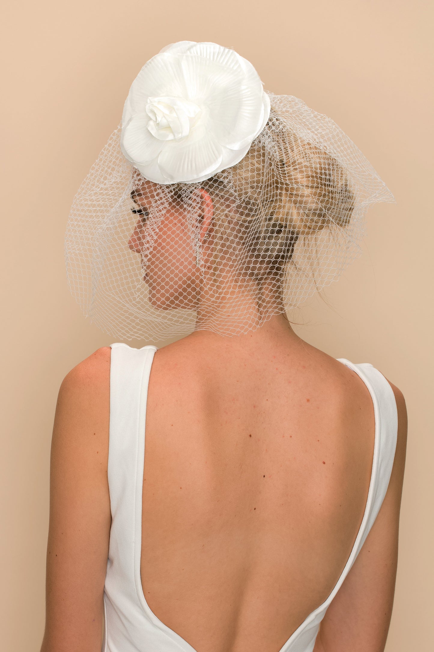 ROSE CENTERED FLOWER WITH LEAVES VEIL Wedding Sale