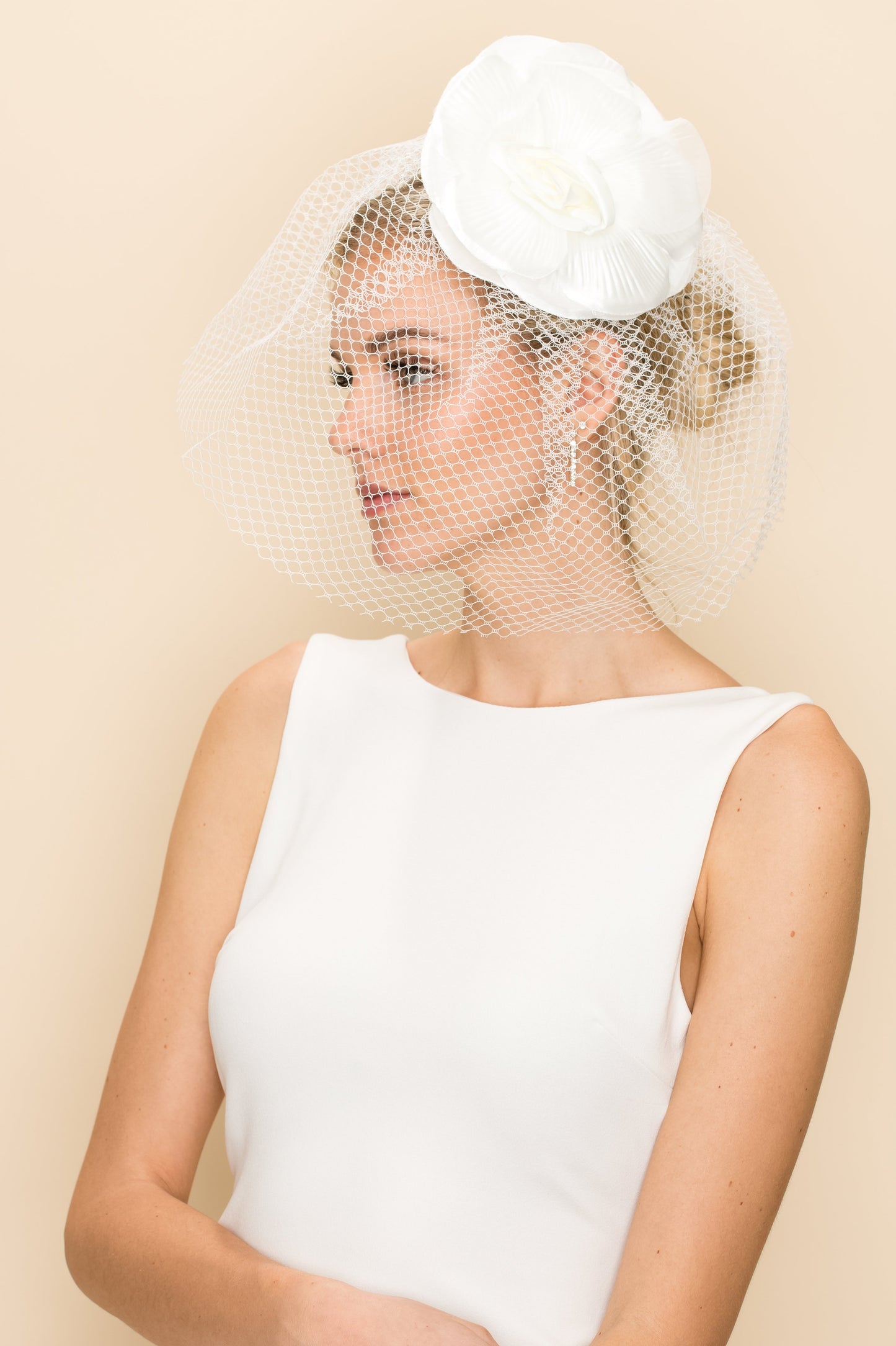 ROSE CENTERED FLOWER WITH LEAVES VEIL Wedding Sale