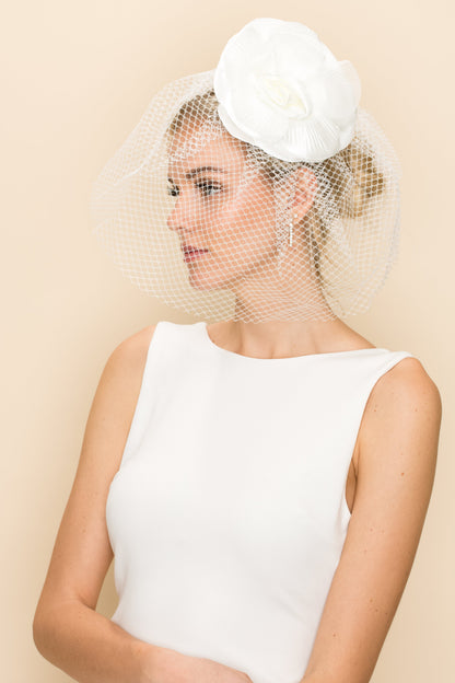 ROSE CENTERED FLOWER WITH LEAVES VEIL Wedding Sale