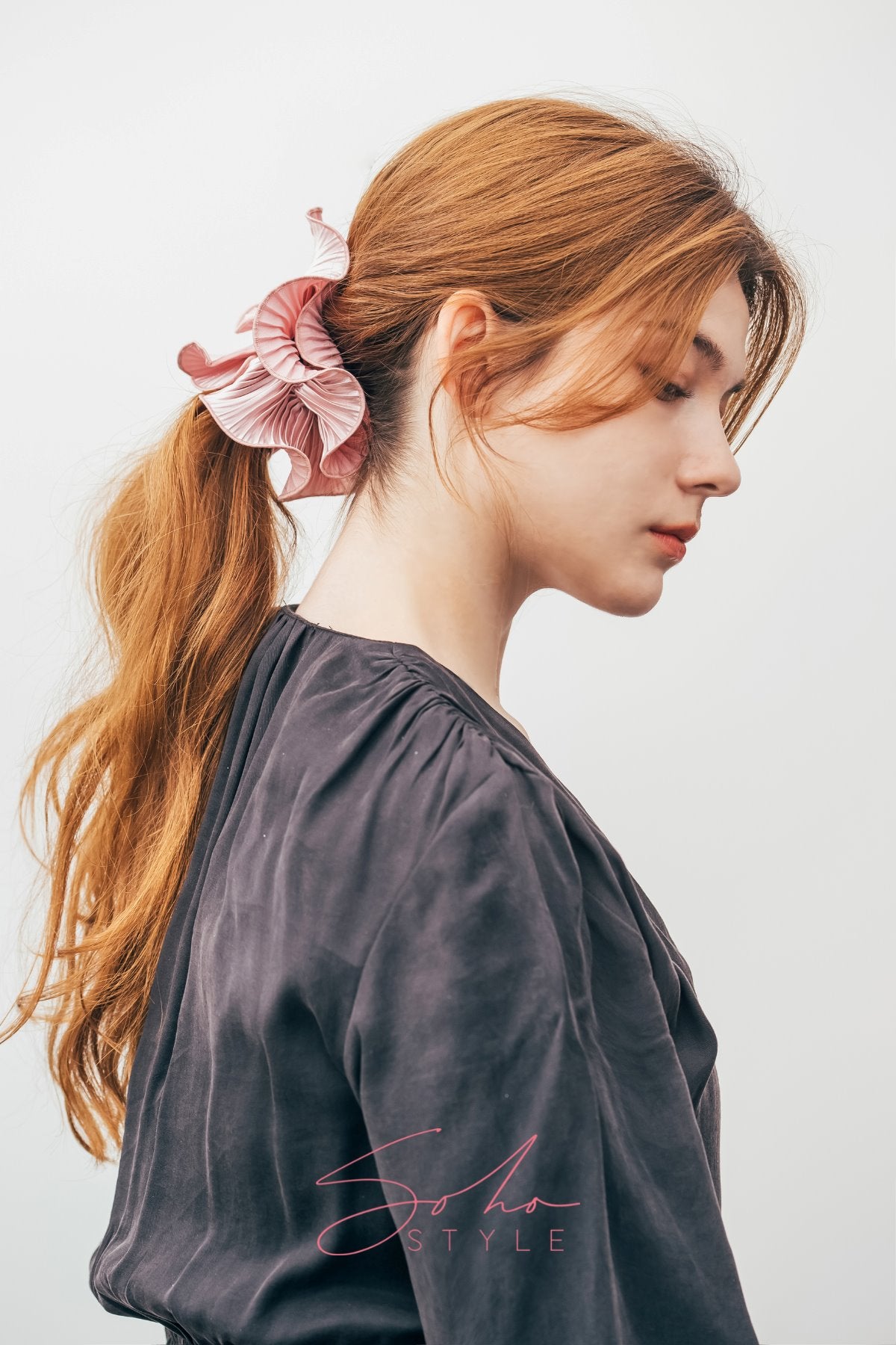AC3329 Ponytail Holder Soho Style